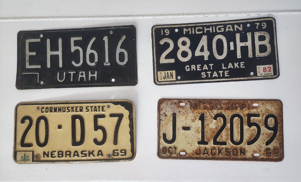 Antique auto license plates Per Each