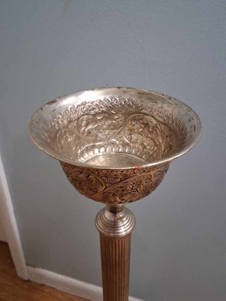 29" Silver Plated Pedestal Stand