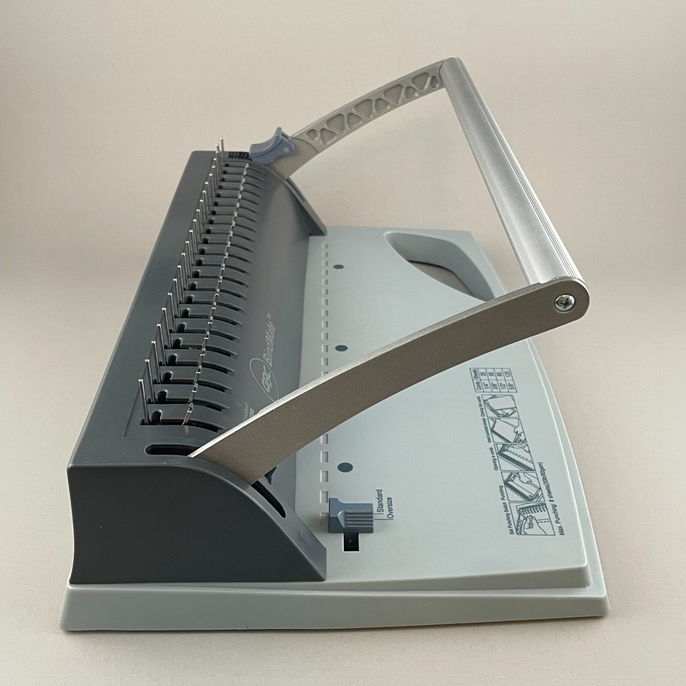 GBC BindMate CombBind Machine & 3 Hole Punch 7706170