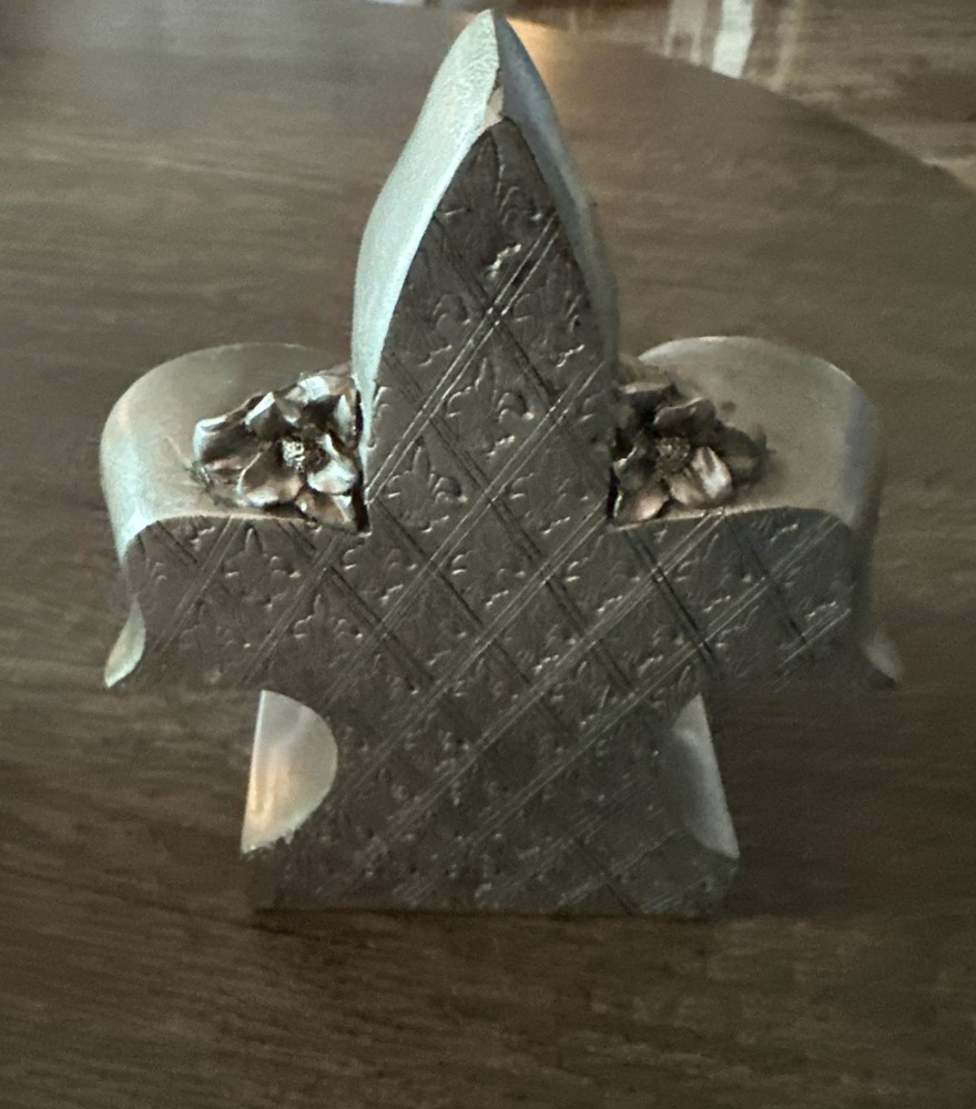 Pair~Fleur-De-Lis~Heavy Polyresin~ w/ Silver/Gray Finish