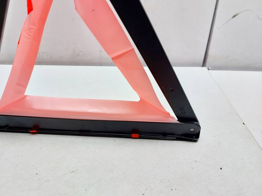 AUDI A6 C7 WARNING EMERGENCY TRIANGLE 8KO860251 2016