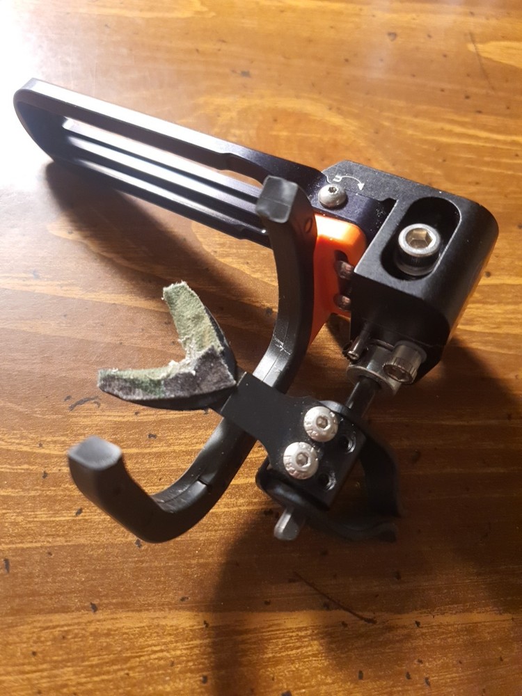 AAE PRO DROP EXTENDED MOUNT Dropaway Arrow Rest