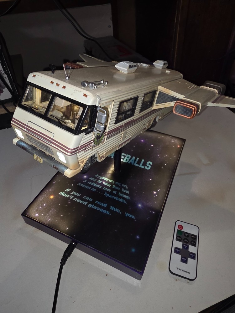 Spaceballs: The model - Eagle 5 Ship 1/32 scale UNIQUE