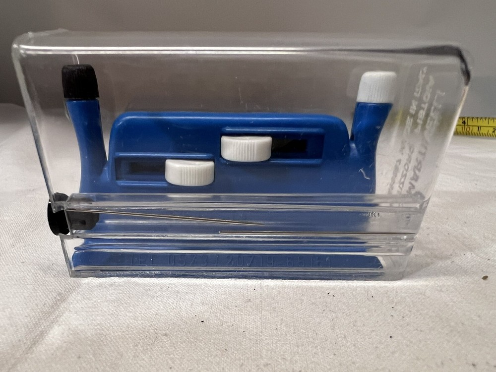 Infill, Italy, Automatic Needle Threader