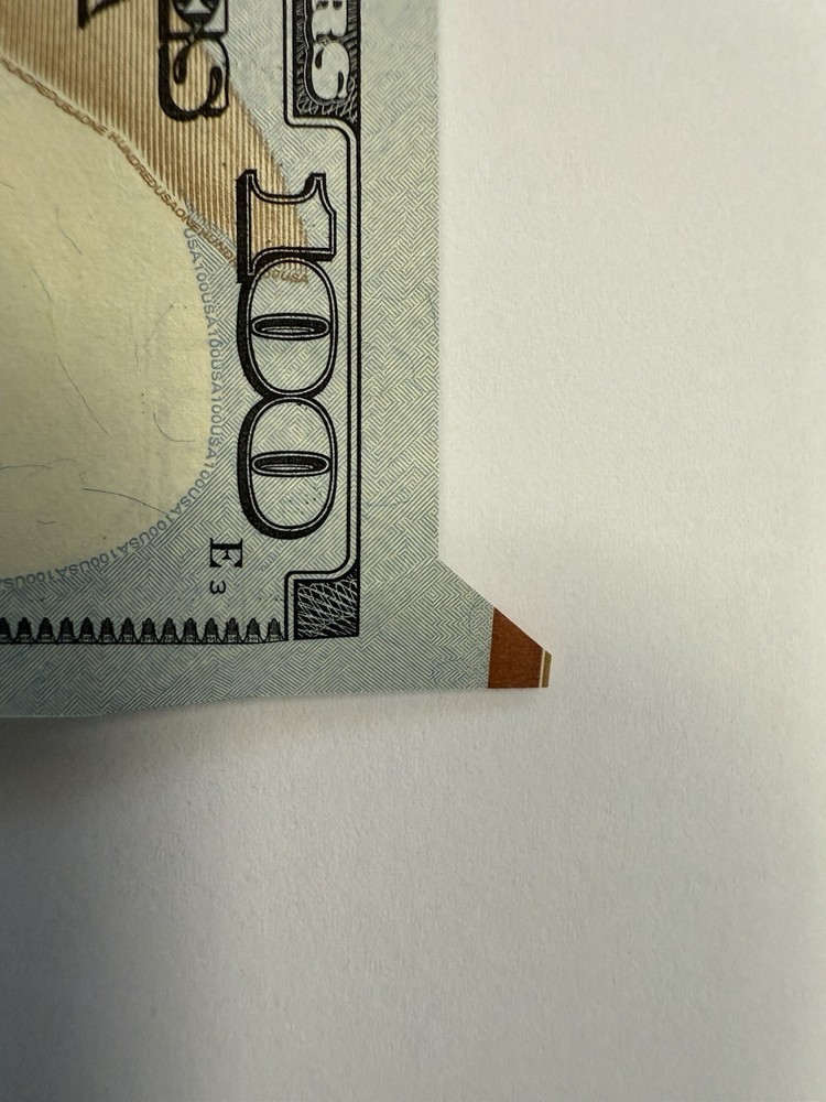 Error Cut 2021 ( top line extra paper) Uncirculated $100 Notes