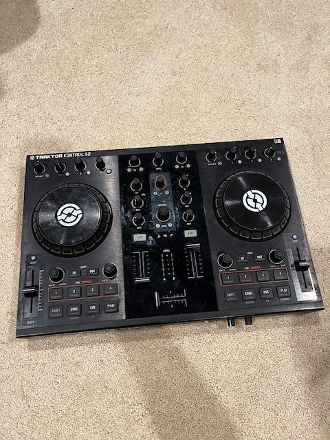 Native Instruments Traktor Kontrol S2 MK1