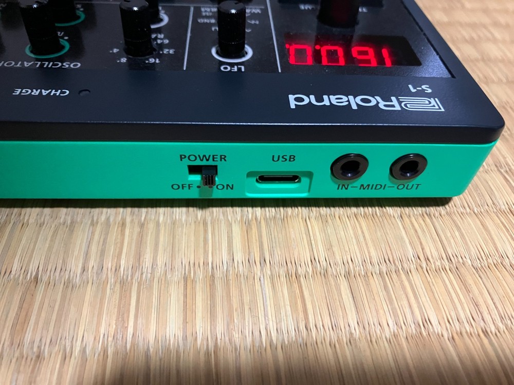 Roland S-1 Tweak Synth Compact Polyphonic Sound Module Synthesizer
