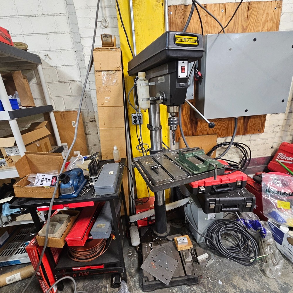 20" Central Machinery 12 Speed Production Floor Model Drill Press