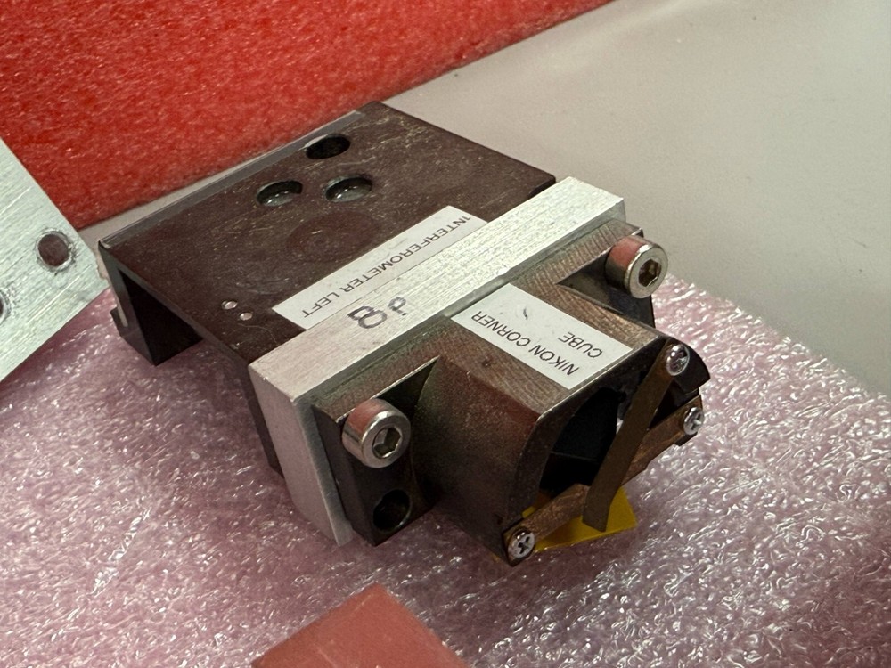 ASSORTED LOT NIKON INTERFEROMETER FLUORESCENCE FILTER CUBE NSR ASSEMBLY