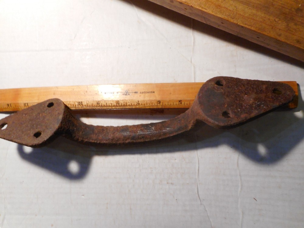 HEAVY ANTIQUE GATE/DOOR PULL 13 1/2 TALL