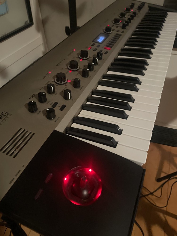 King Korg S61 - *Limited Edition”* Analog Modeling Synthesizer Silver