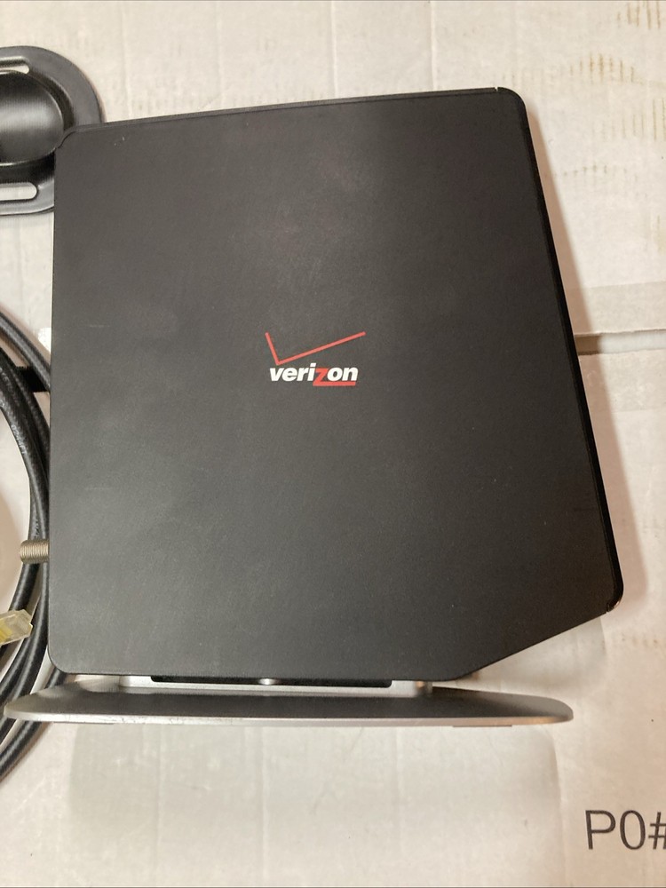 Verizon Fios Router With Cables.