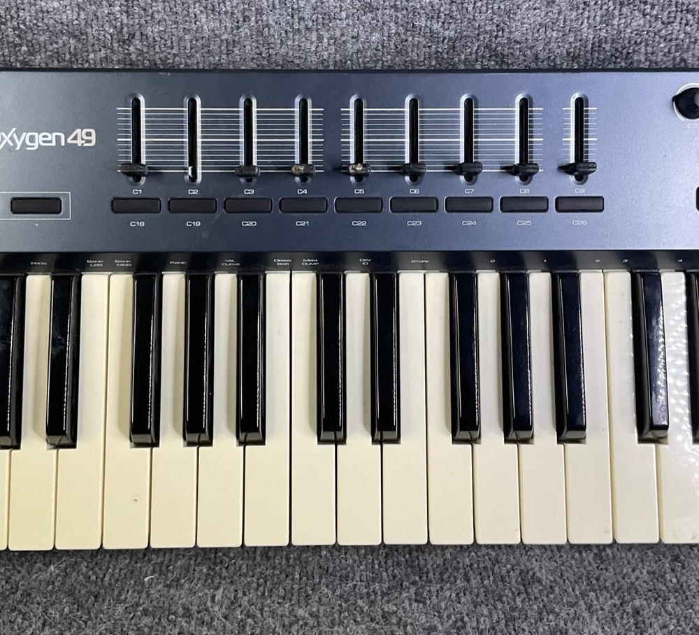 Vintage M-Audio Oxygen 49 3rd Gen Electronic MIDI Controller Keyboard Piano