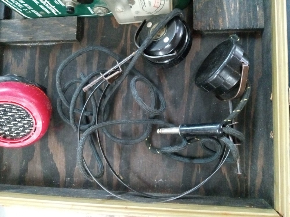 Vintage Detectron Metal Detector Original Case UNTESTED