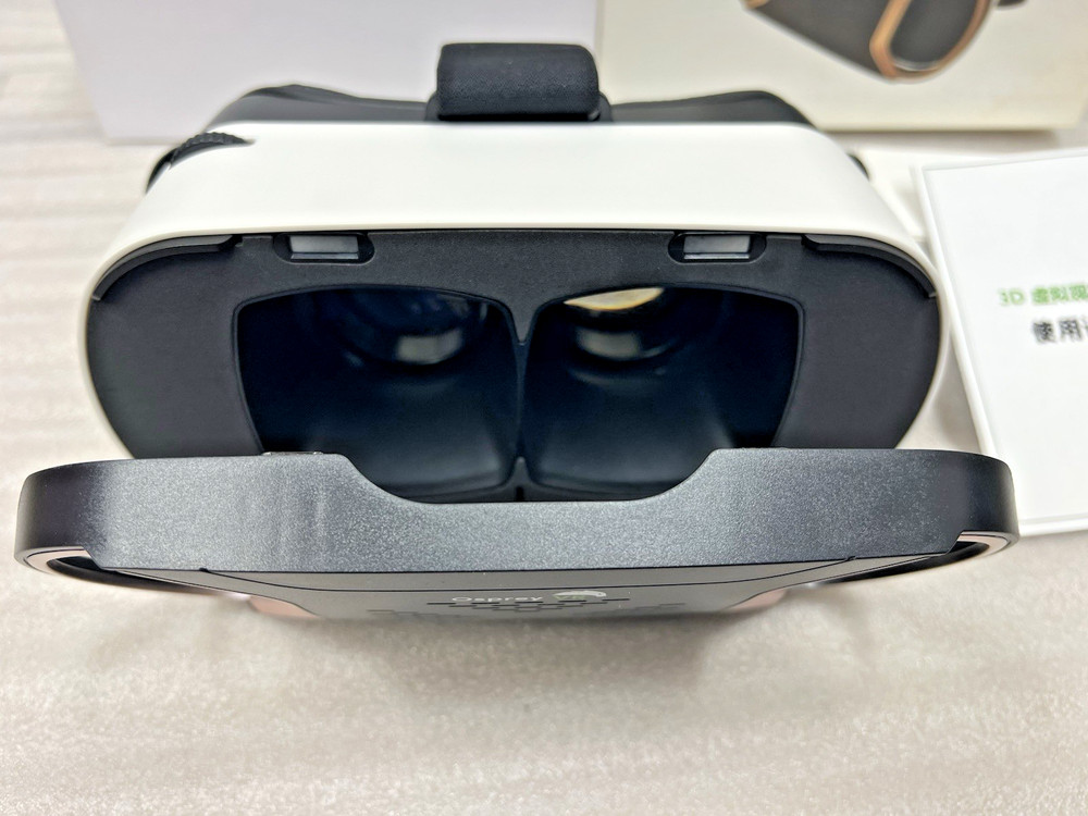 VR Headset for iPhone & Android Smartphone -3D Virtual Reality Glasses w/ Remote