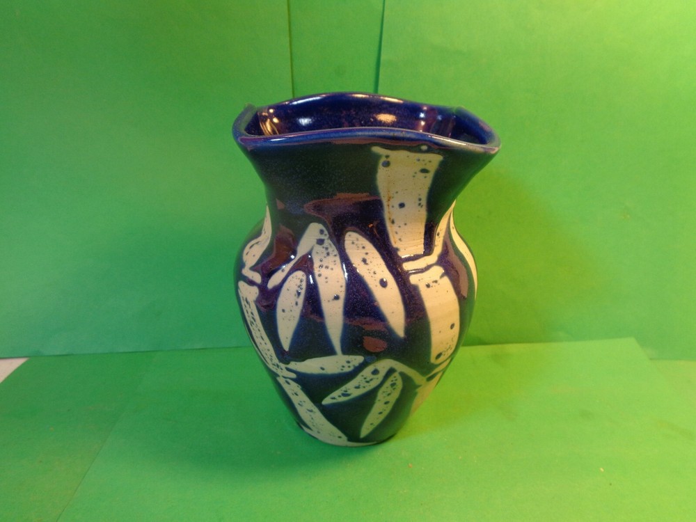 Art Pottery 5 5/8" Vase, Bamboo Pattern, Signed (Used/EUC)