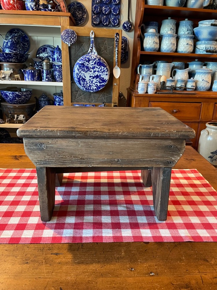 Antique Wooden Stool (square nails)