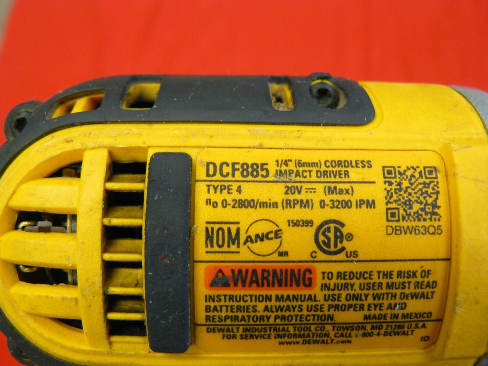 DEWALT DRILL/IMPACT SET IN BAG