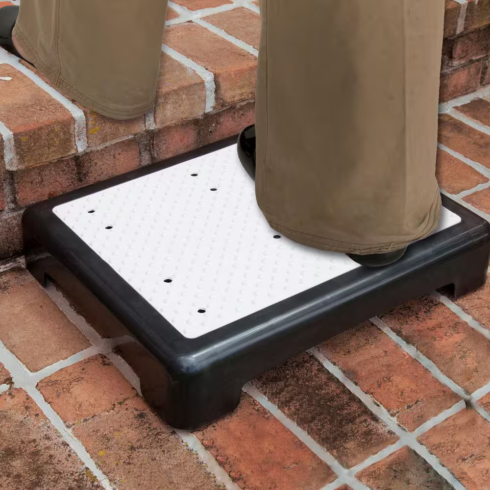 Single Step Polypropylene Wide Platform Indoor/Outdoor Safety Step