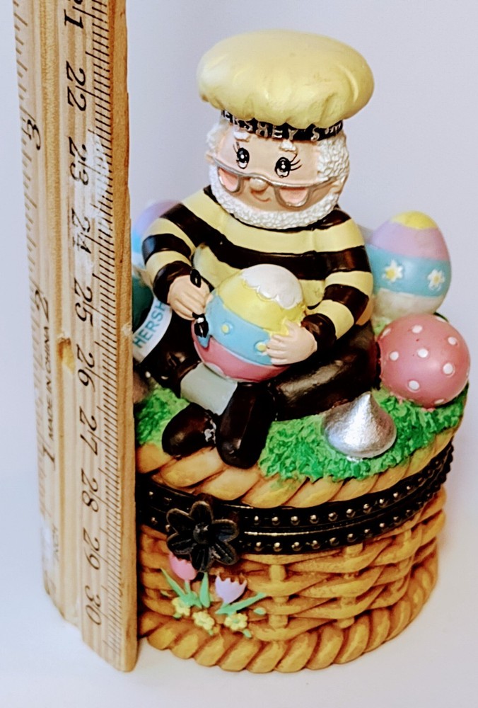 Kurt Adler Hershey EASTER Trinket Box. EUC. ELF-on-a-BASKET Hinged 2002. 3.5" T