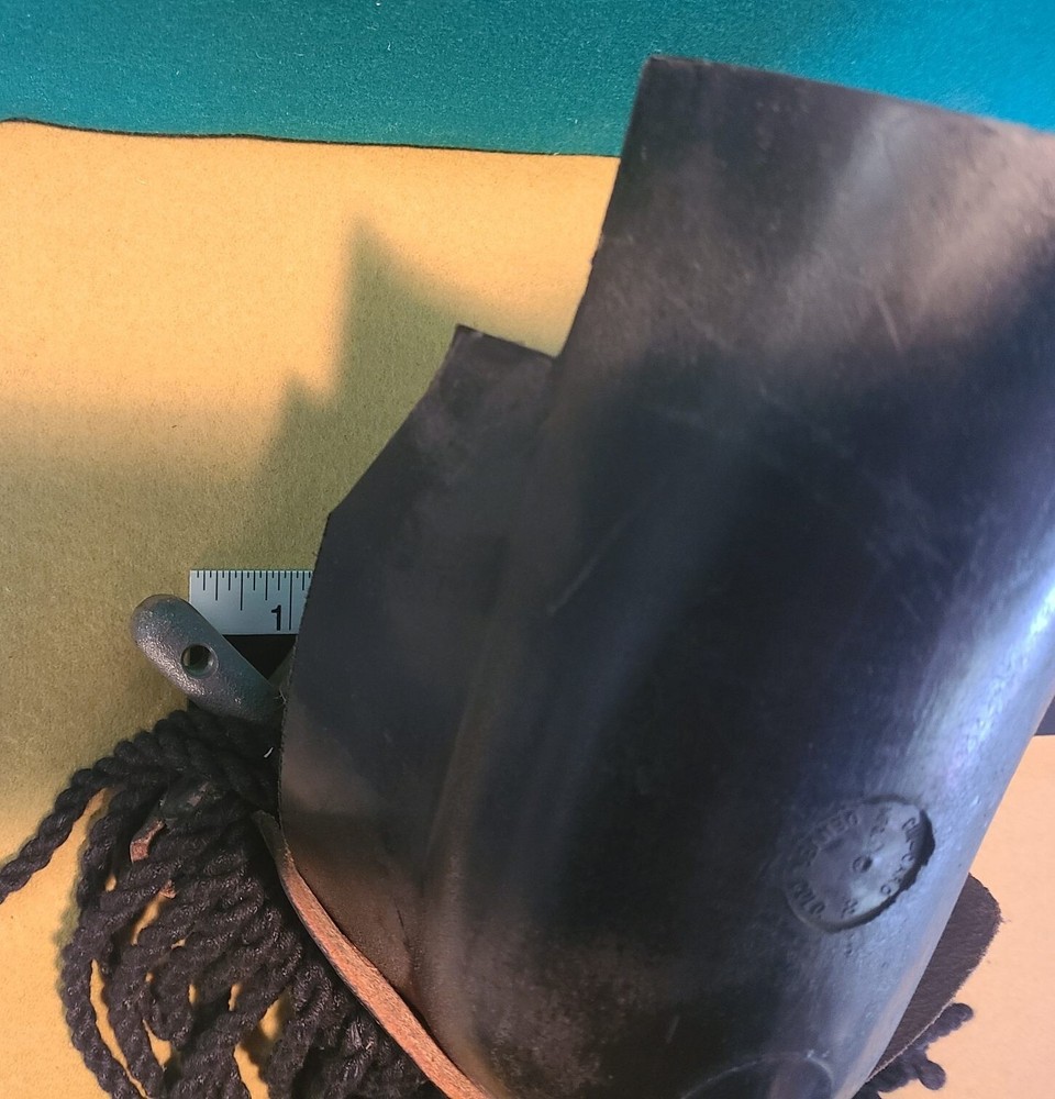 Pool table or billiard table gully boot