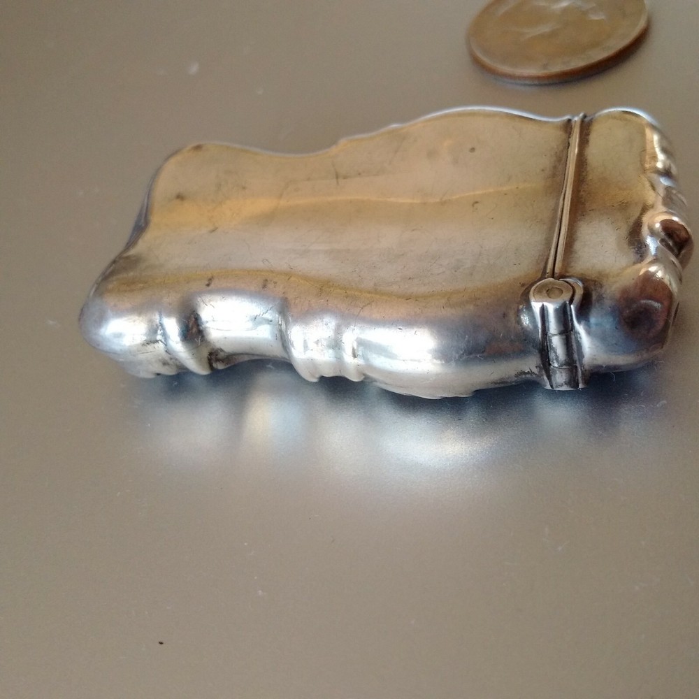 BEAUTIFUL ANTIQUE 1900S STERLING SILVER MATCH SAFE BOX SCROLLING PATTERN