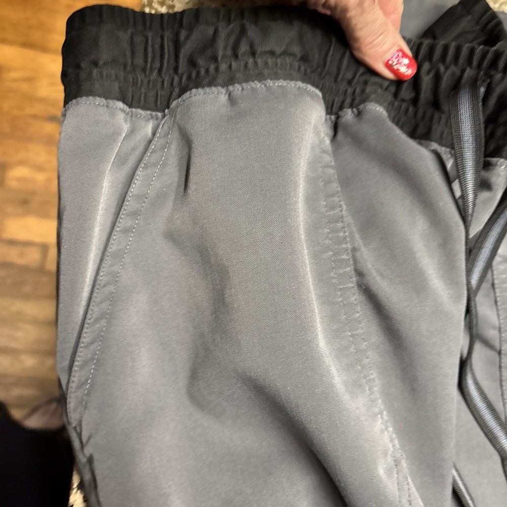 Women’s Gray And Black Scrub Set