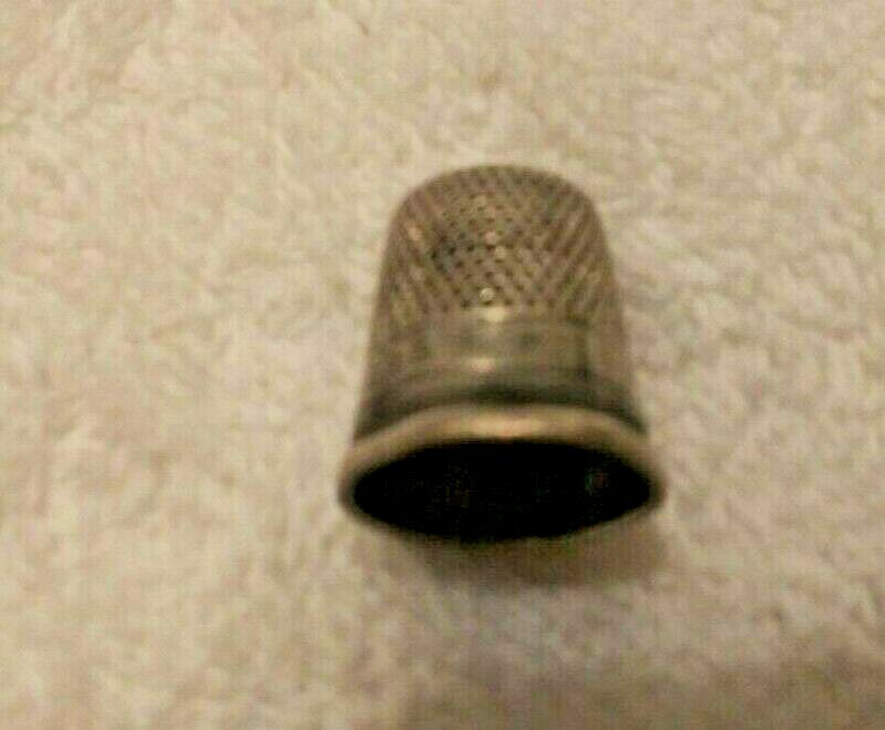 Antique Thimble, Sterling 7, Silver, Sewing, simple design .