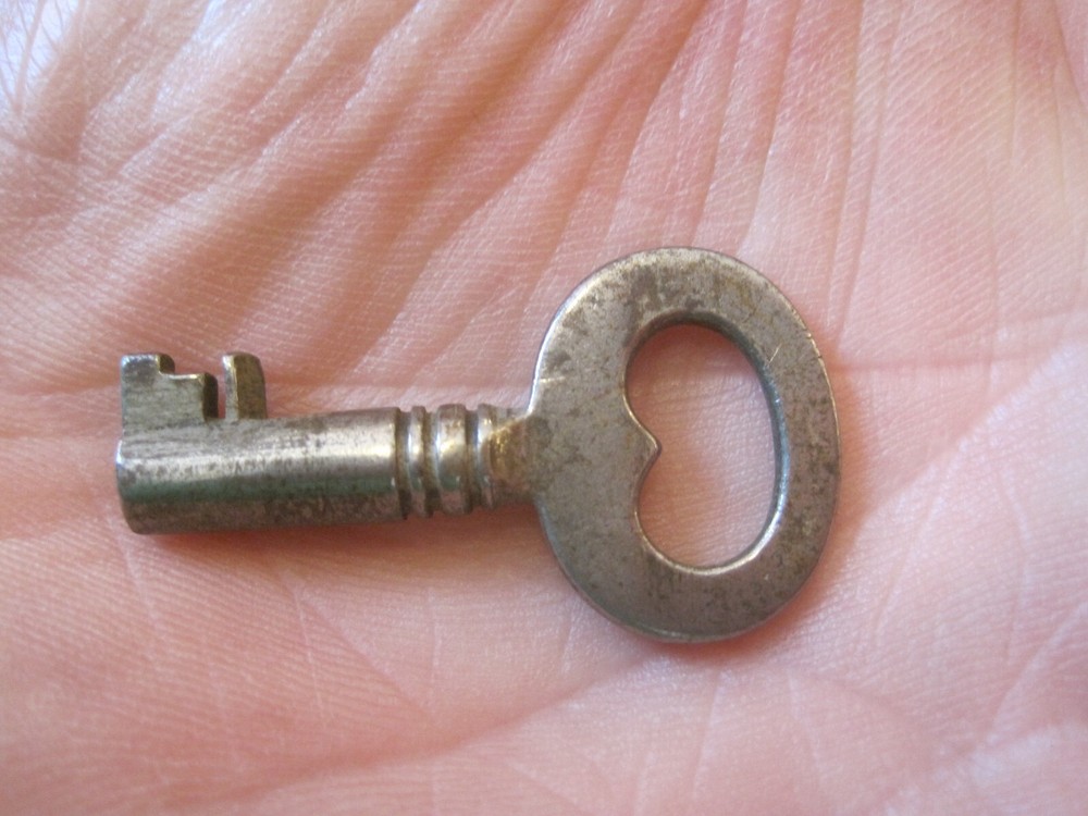 antique steamer trunk baggage luggage key corbin # 3 padlock lock hardware