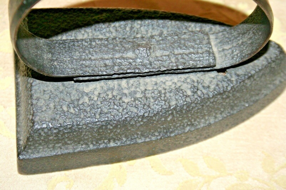 Antique Cast Iron 6" Long Primitive Sad Iron w/ Handle c. 1900