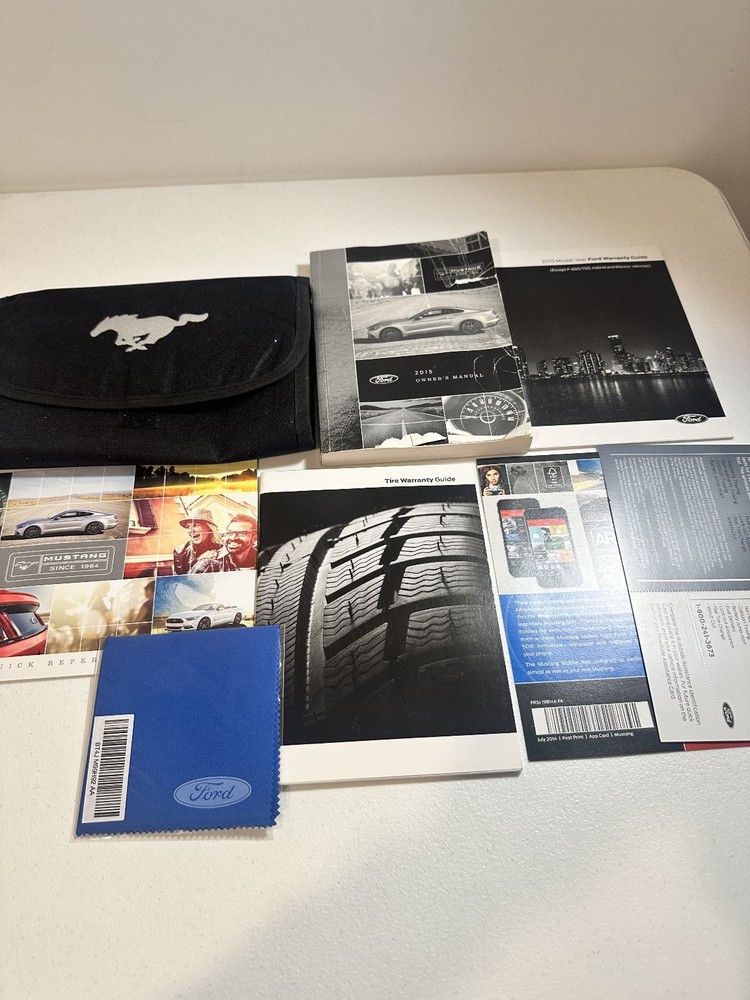 2015 Ford Mustang Owner's Manual Set