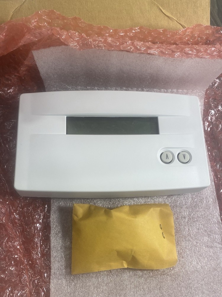 Johnson Controls DMQ-1000-1 Thermostat Wall-Mount - Enhanced Customer Interface