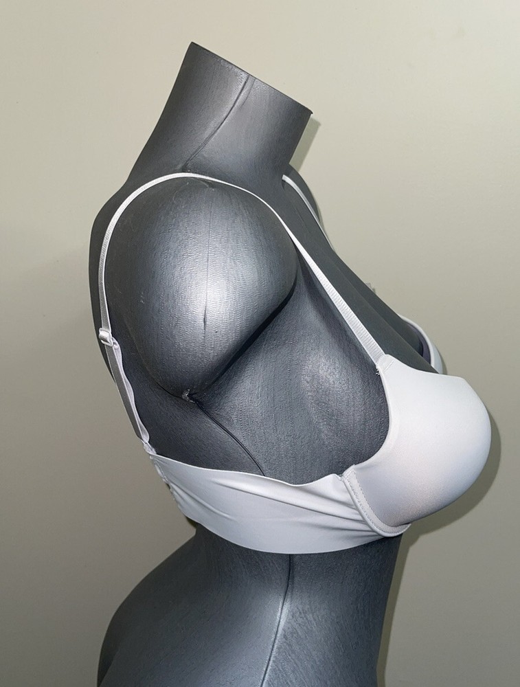 Super Extra Push Up Bombshell Bra Front Close. Very comparable with VS Bra. NWT