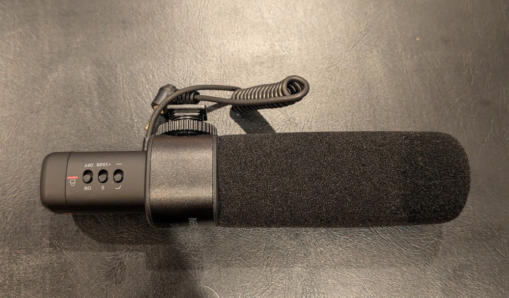 Slightly Used Cm15 on-camera microphone - original packaging - tested