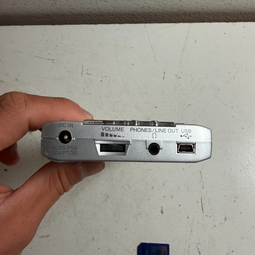 Boss Micro BR 4-Track 32 Virtual Tracks Portable Digital Multitrack Recorder