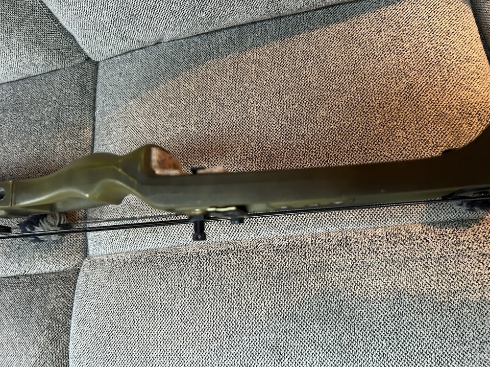Vintage Left Hand Bear Whitetail Hunter Compound Bow 50”