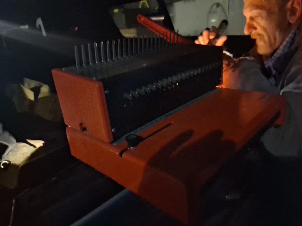Ibico Ibimatic Plastic Comb Binding System Works! (604)