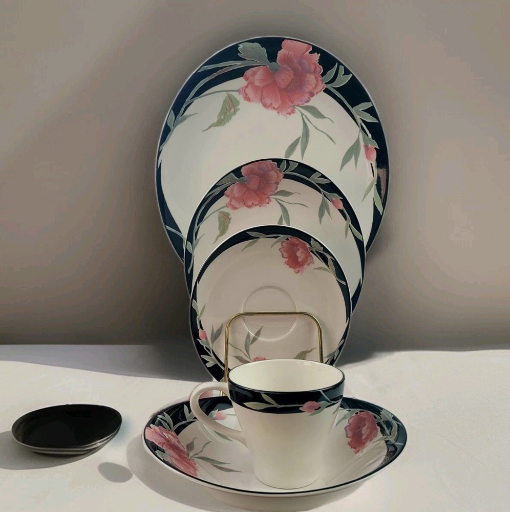 SANGO Impression - 5 Piece Place Setting Black, Pink Roses/Flowers
