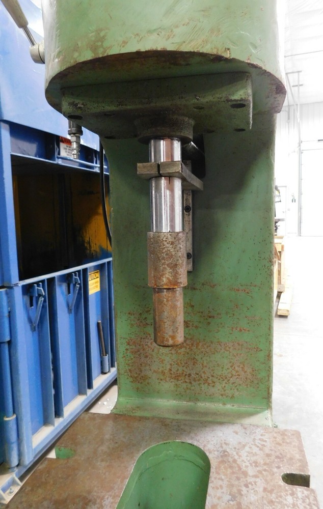 #10471: Air-draulics 5.5 Ton C-Frame Press