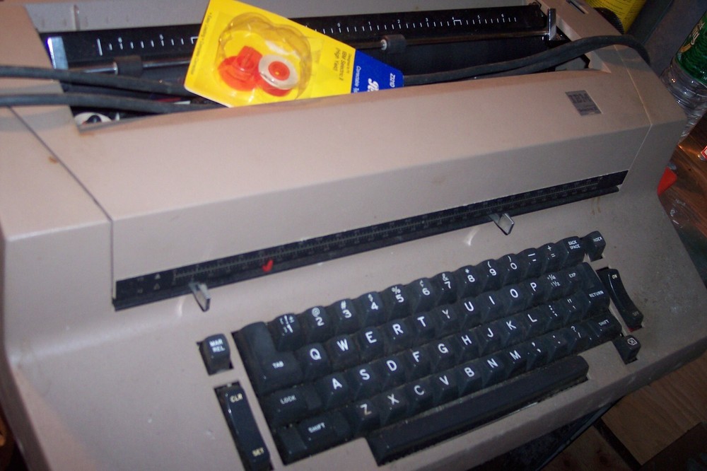 Typewriter Working IBM Rollerball Style 