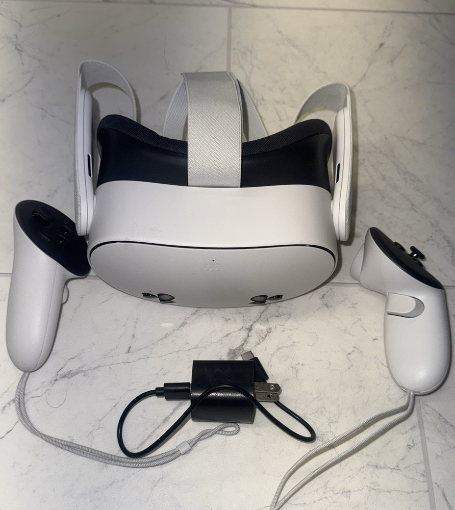 Meta Oculus P97 With Controllers