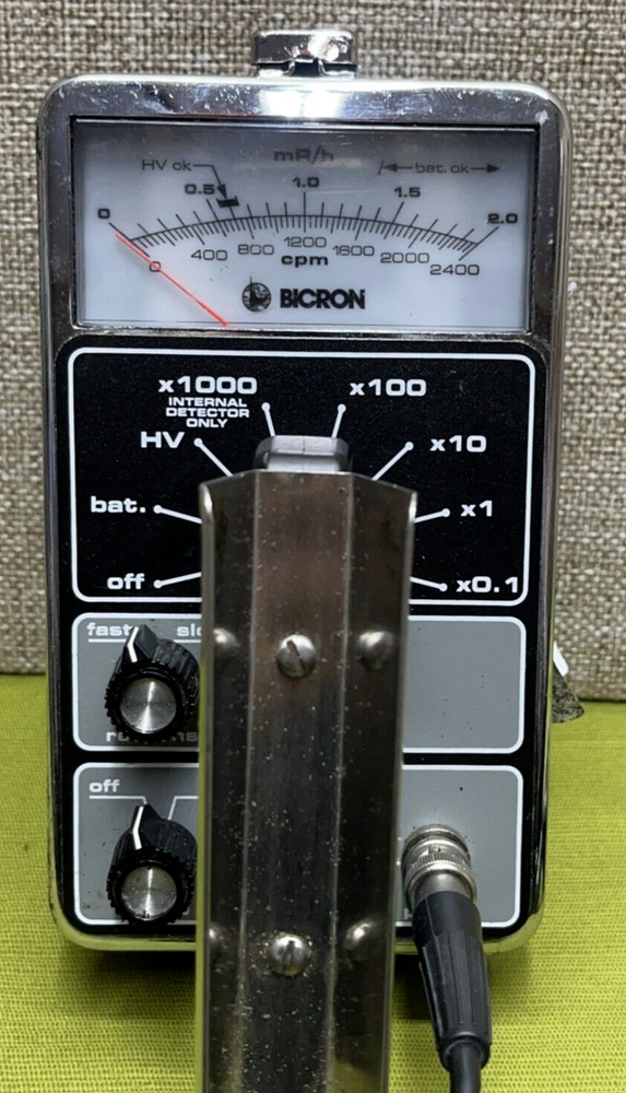 Bicron Surveyor 2000 Meter with Probe. A complete set.