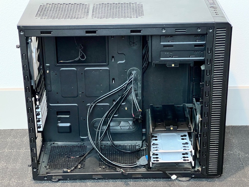 Fractal Design Define R4 Silent Mid Tower Computer Case - No HDD Bay Side Panel