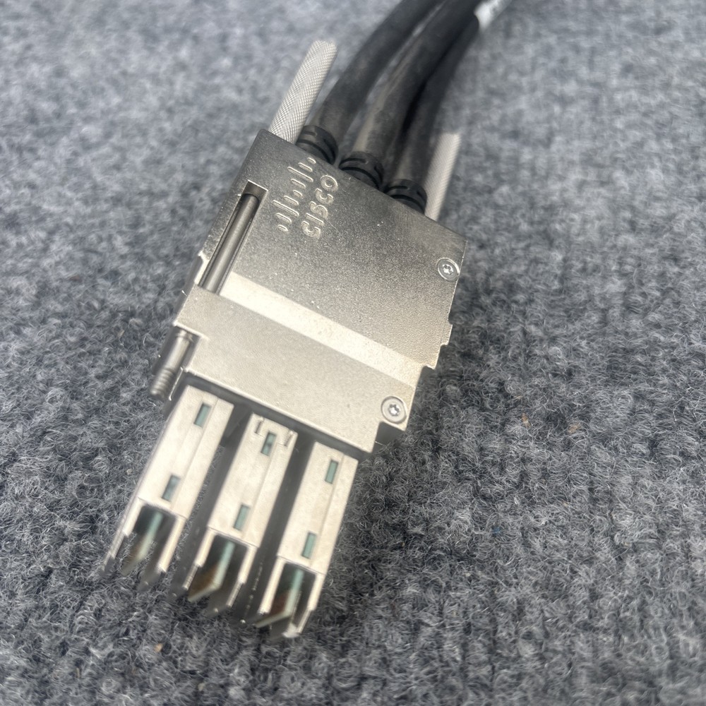Cisco STACK-T1-50CM V01 Stacking Cable 800-40403-01 Used