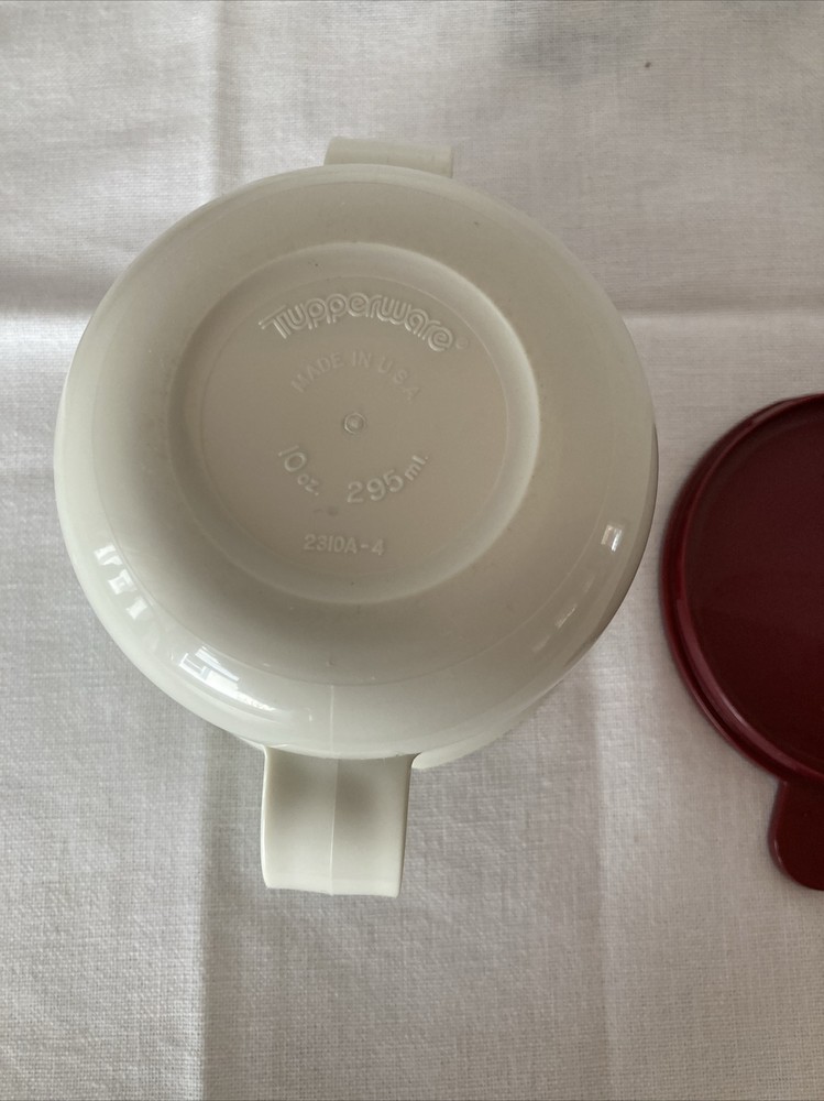 Tupperware Beautiful Sugar And Creamer With Wine Colored Lids Very Nice Shape
