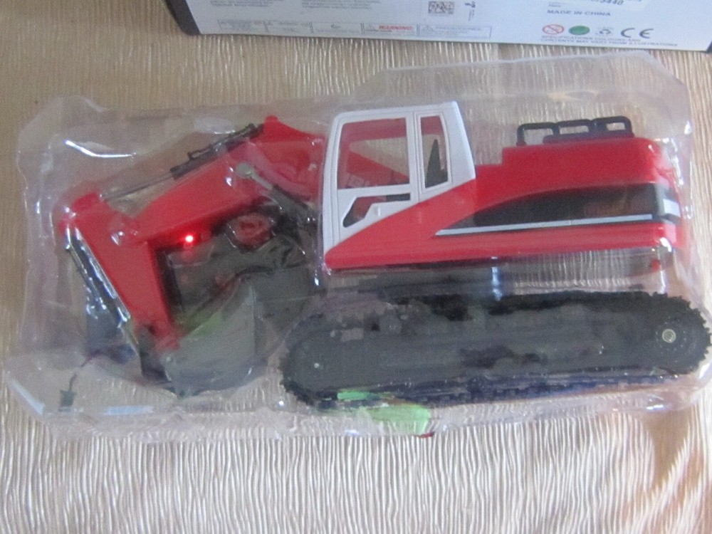New--FunBud--Remote Control Excavator--Toy