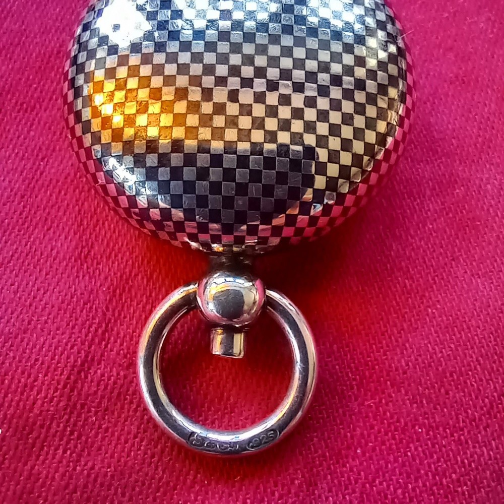 Superbe Niello Silver Sovereign Case