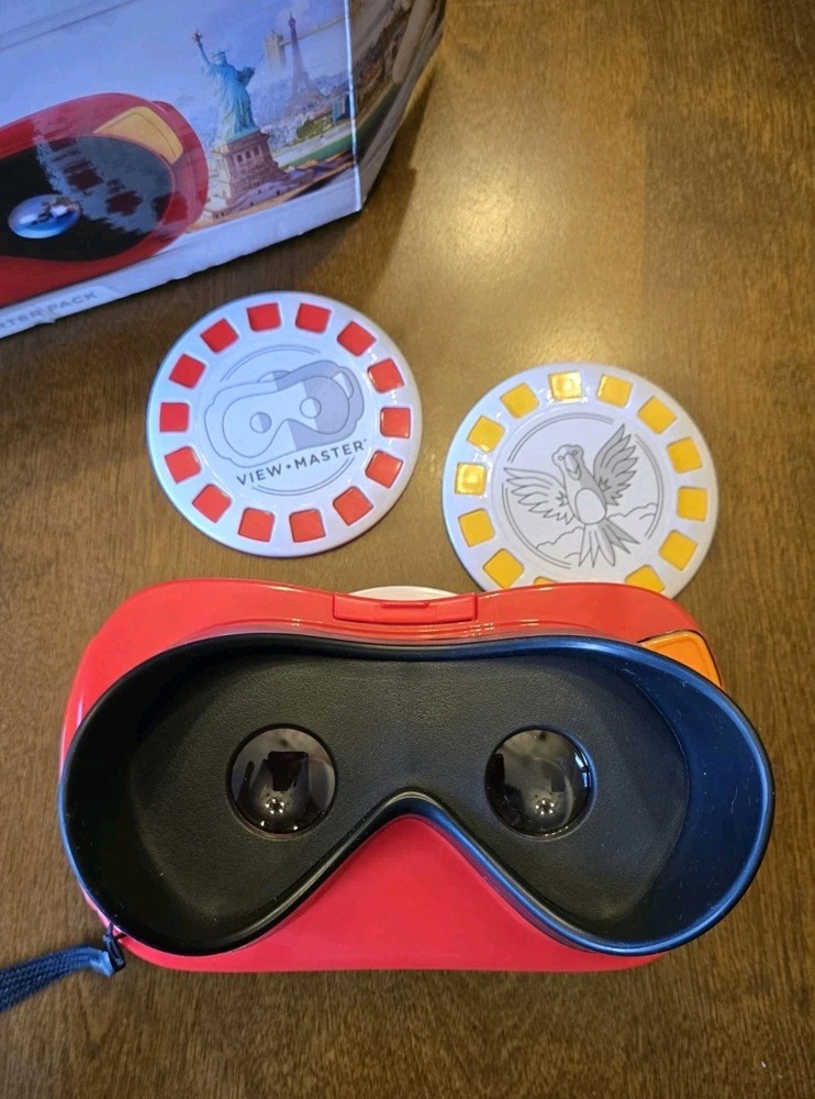 View Master Virtual Reality 360 Starter Kit & Additional Wildlife Viewing Disc