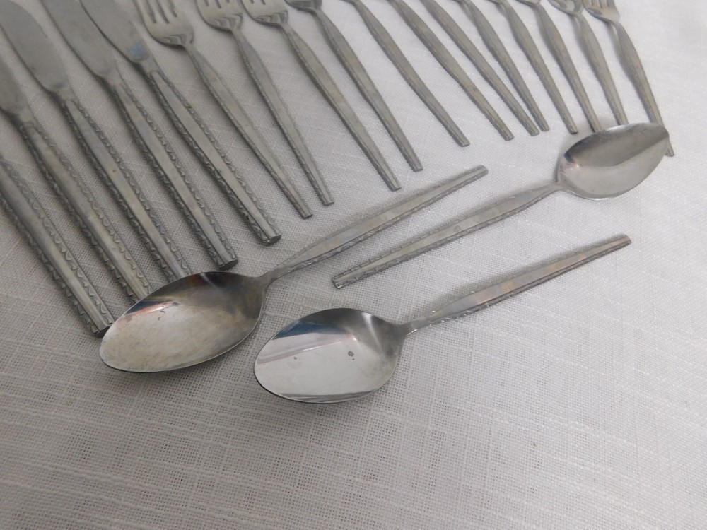 D7 - Rogers Korea by Stanley Robers Stainless Flatware Ensenada 20pc Lot