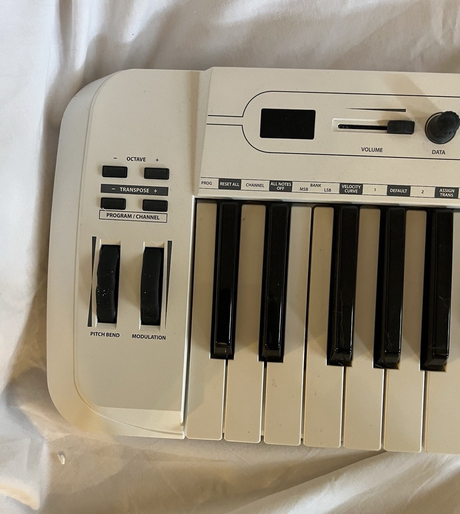 Samson Carbon 49 USB White MIDI Keyboard Software Controller